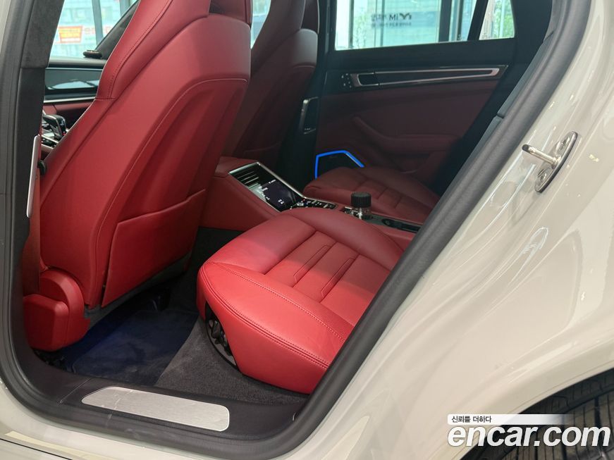 Porsche Panamera 2023