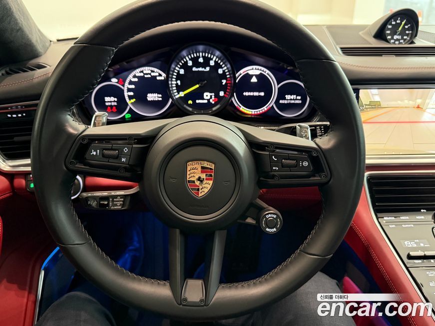 Porsche Panamera 2023