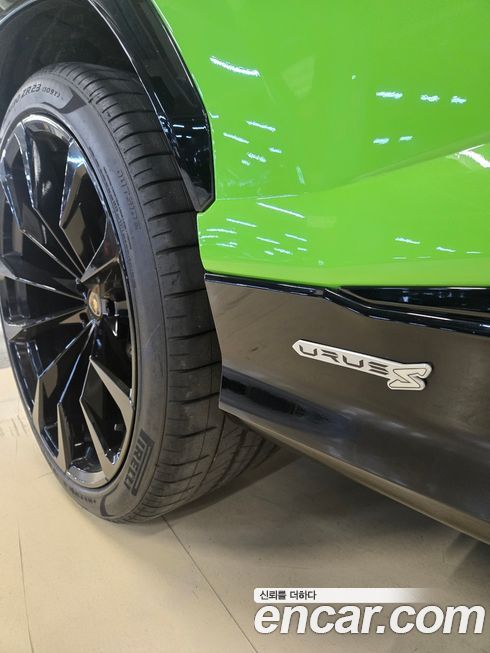 Lamborghini Urus 2024