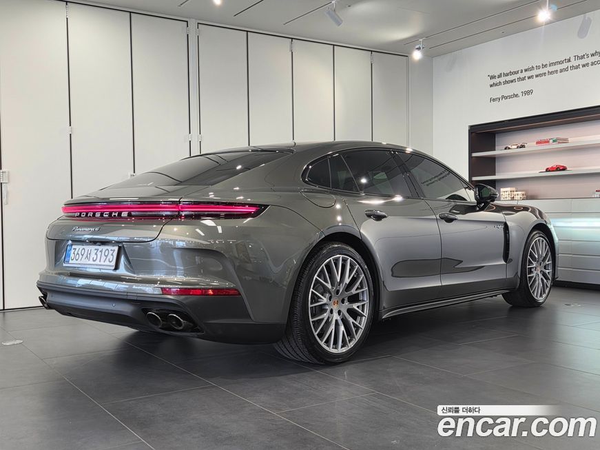 Porsche Panamera 2025