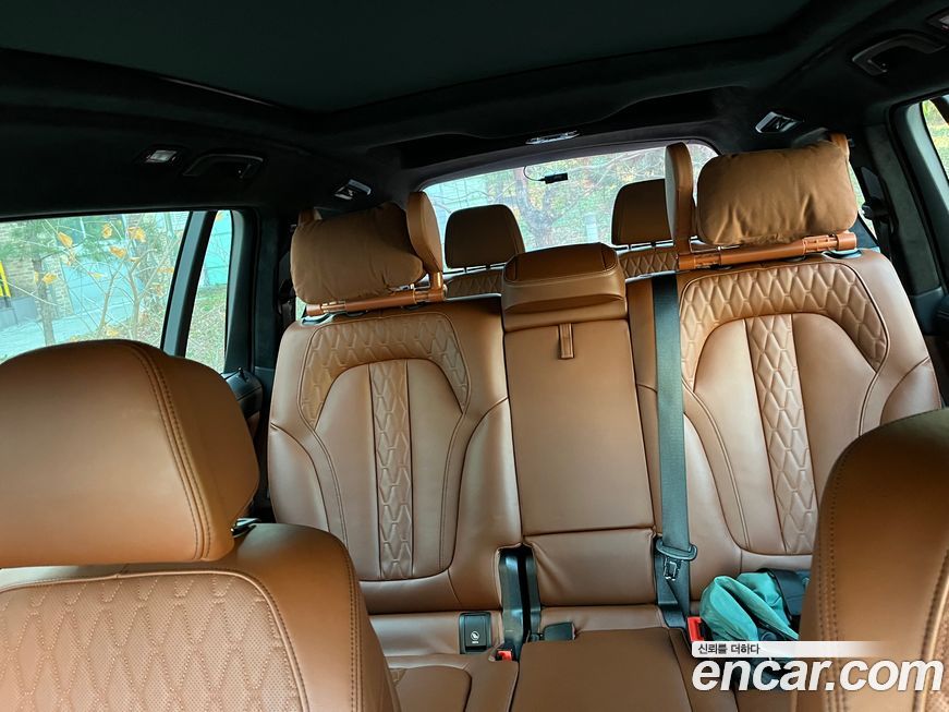 BMW X7 2025