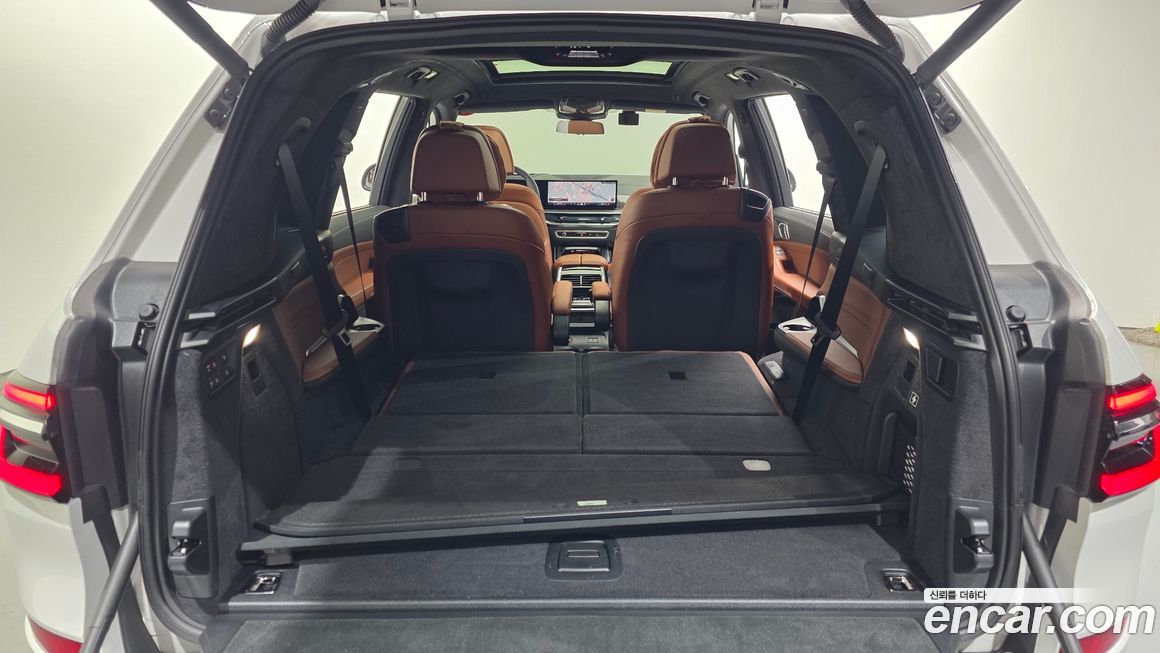 BMW X7 2025