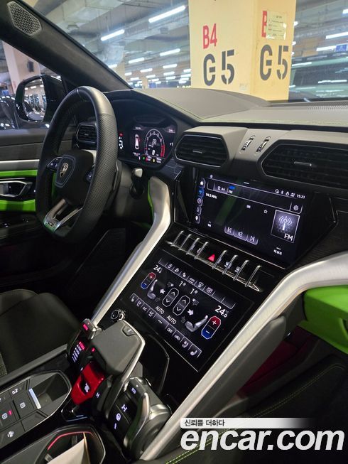 Lamborghini Urus 2024