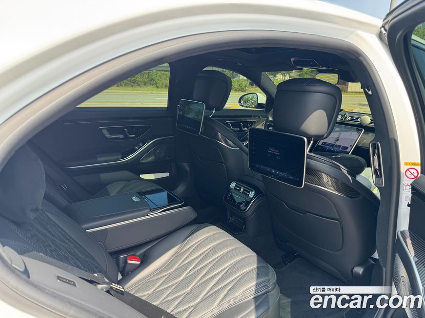 Mercedes-Benz S-Class 2024