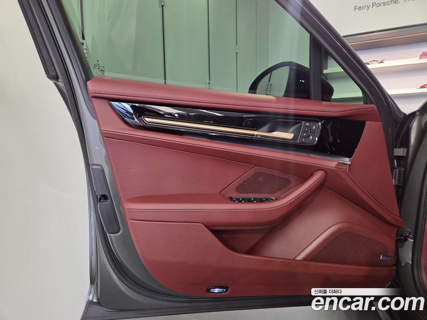 Porsche Panamera 2025