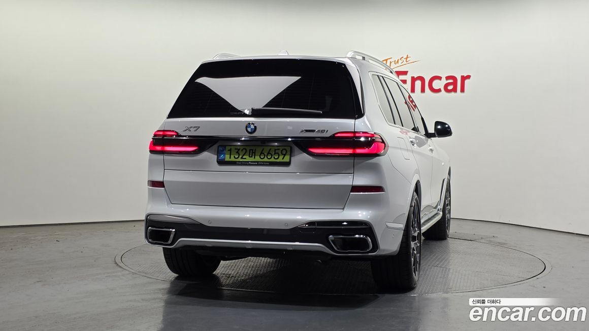 BMW X7 2025