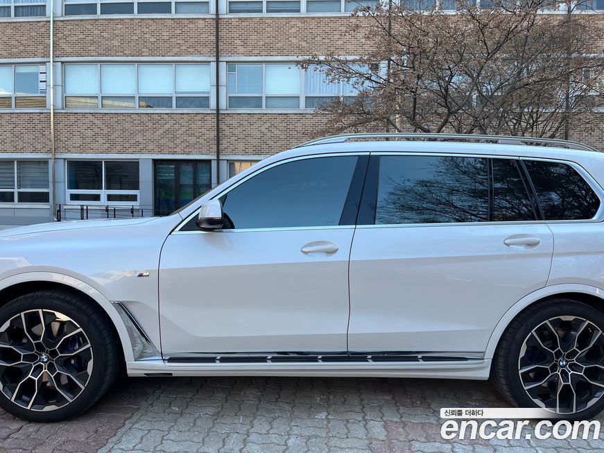 BMW X7 2025
