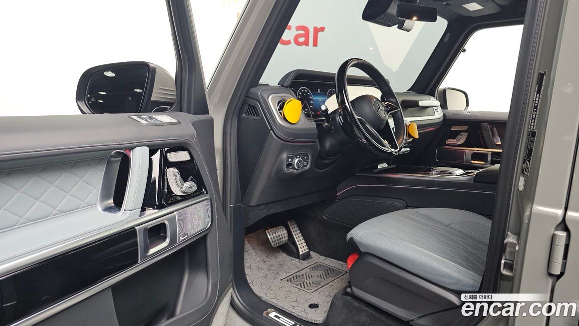 Mercedes-Benz G-Class 2025