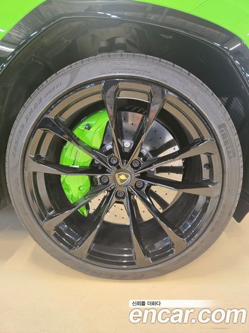 Lamborghini Urus 2024