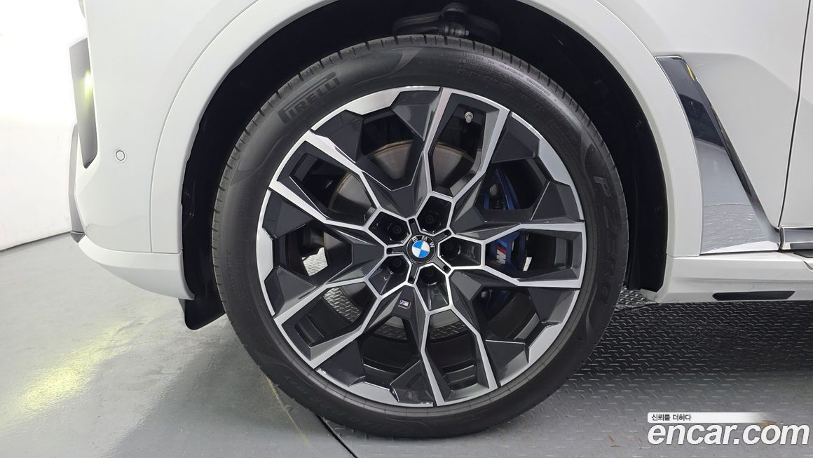 BMW X7 2025