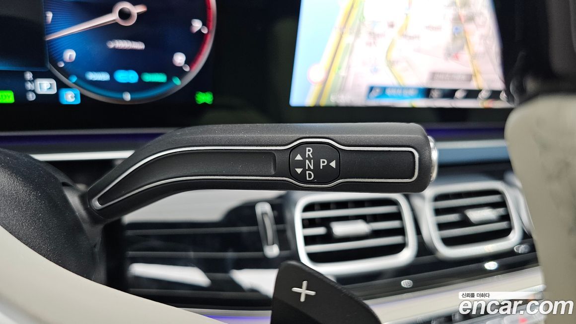 Mercedes-Benz GLS-Class 2023