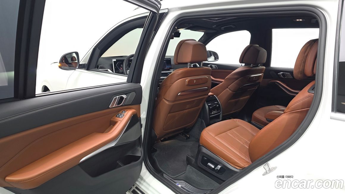 BMW X7 2025