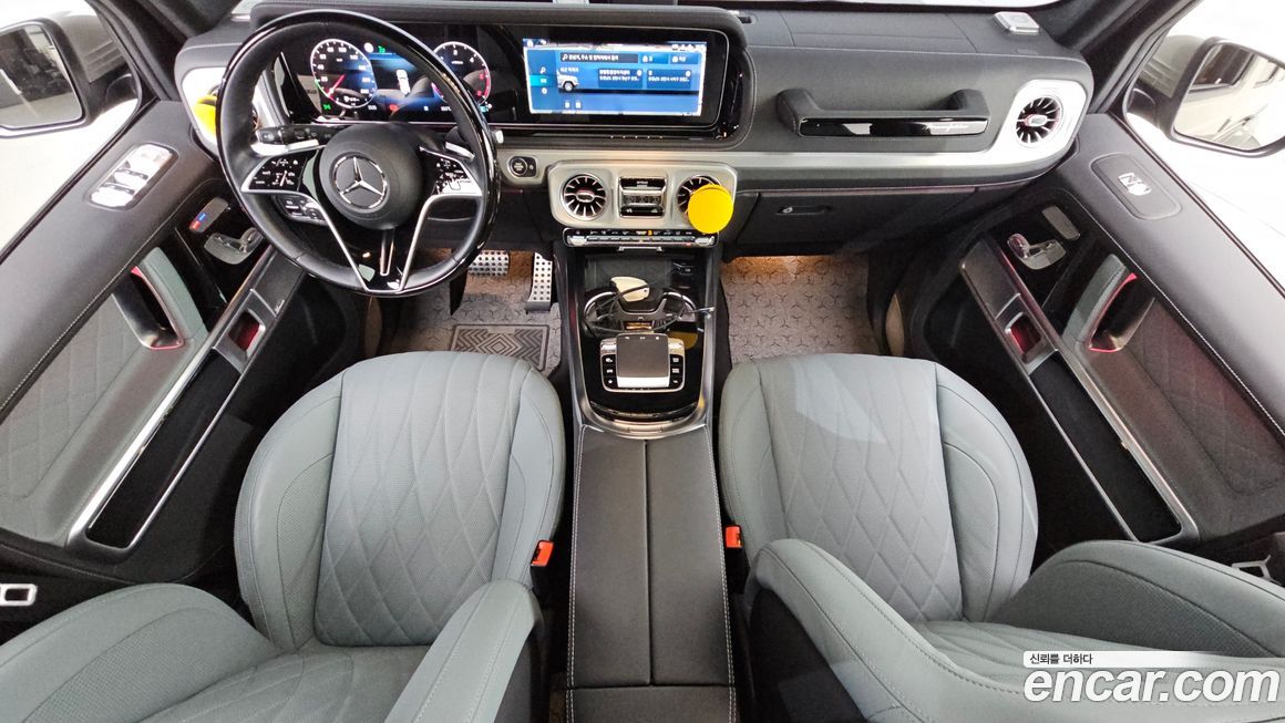 Mercedes-Benz G-Class 2025