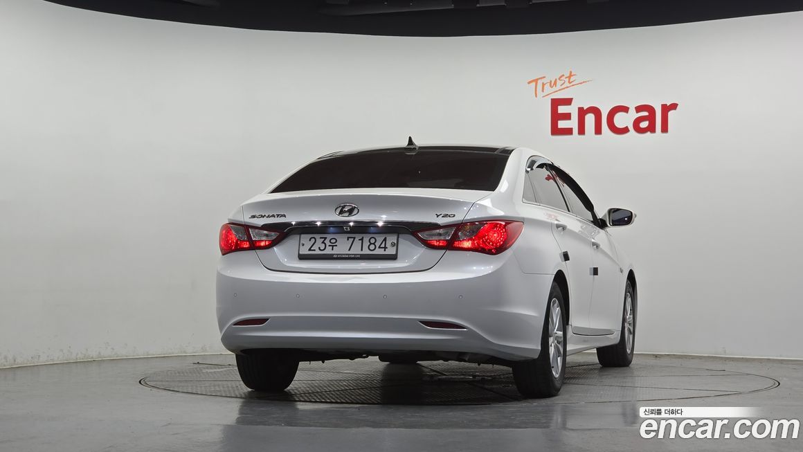 Hyundai Sonata 2011