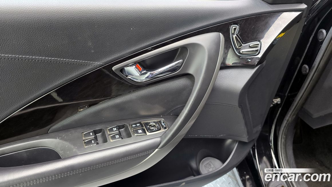 Hyundai Grandeur 2012