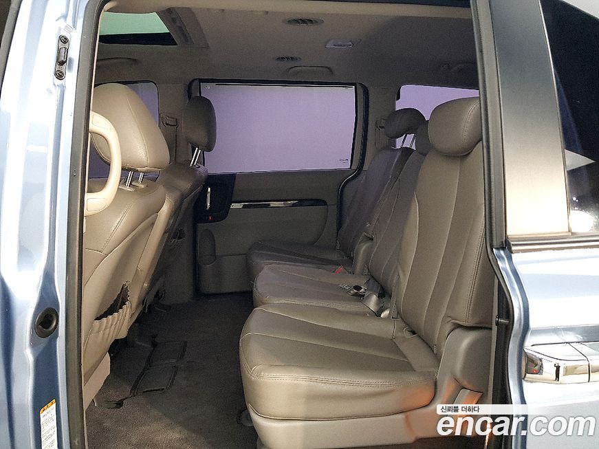 Kia Canival 2012