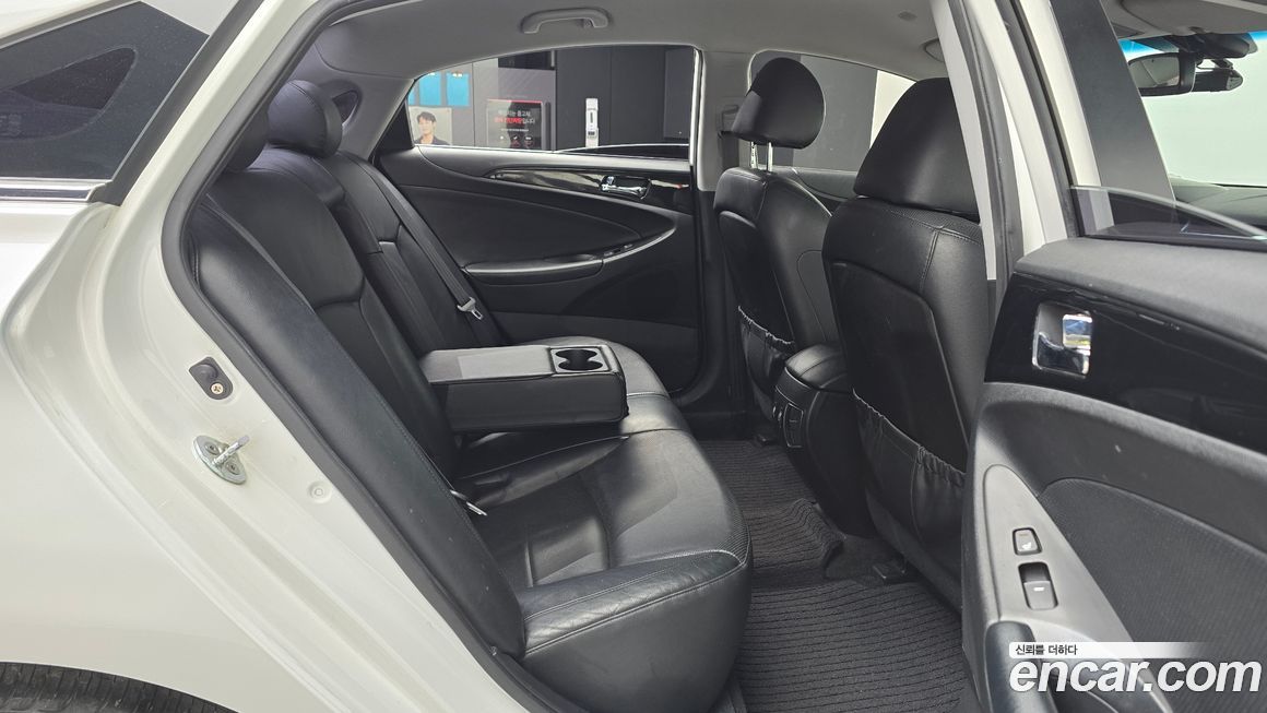 Hyundai Sonata 2010
