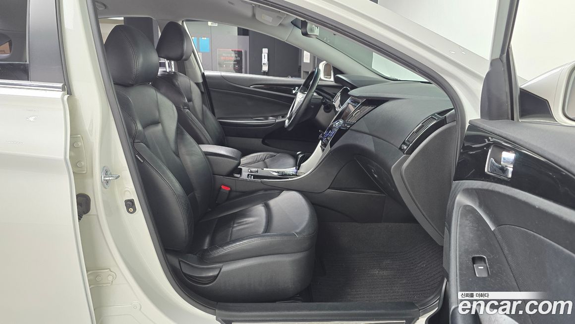Hyundai Sonata 2010