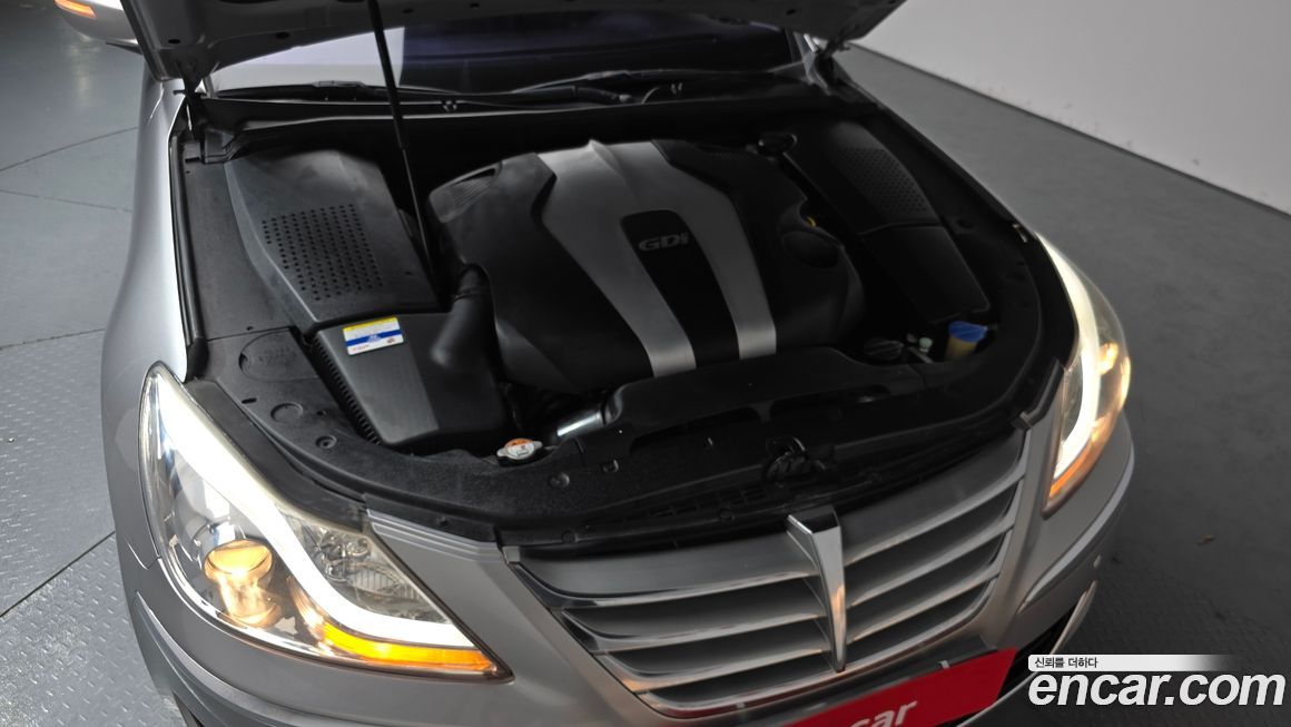 Hyundai Genesis 2012