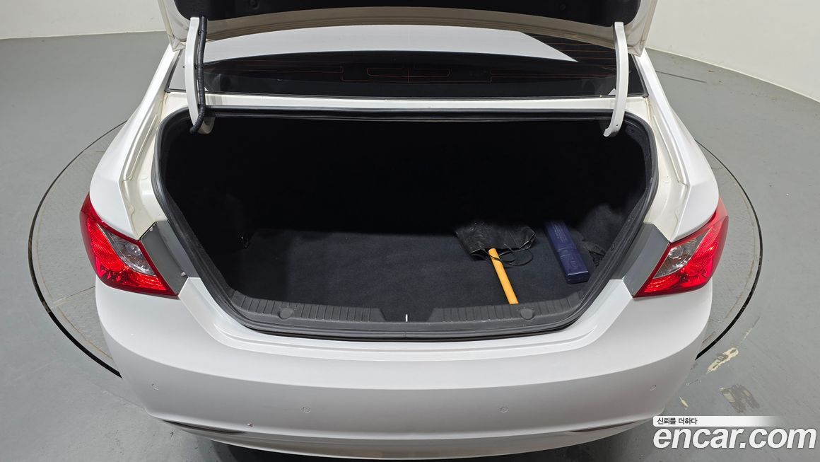 Hyundai Sonata 2010