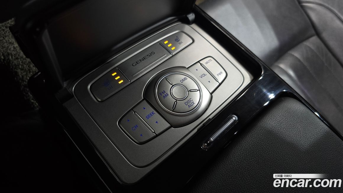 Hyundai Genesis 2012