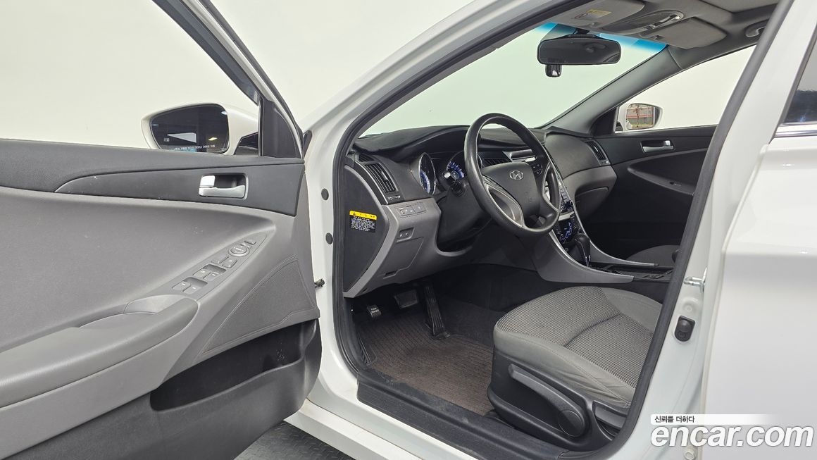 Hyundai Sonata 2011