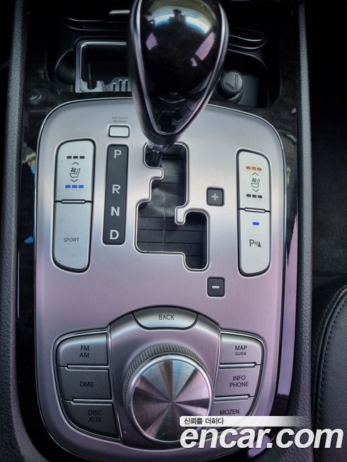 Hyundai Genesis 2012