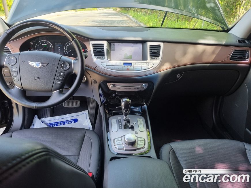 Hyundai Genesis 2012