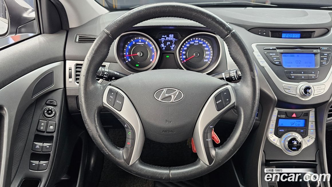 Hyundai AVANTE 2011