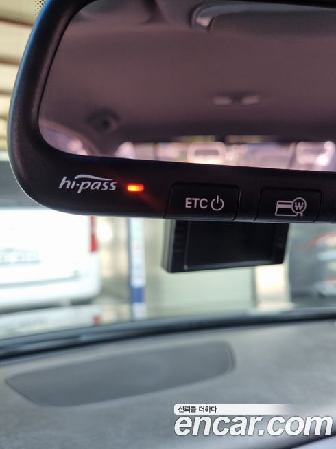 Hyundai Genesis 2012