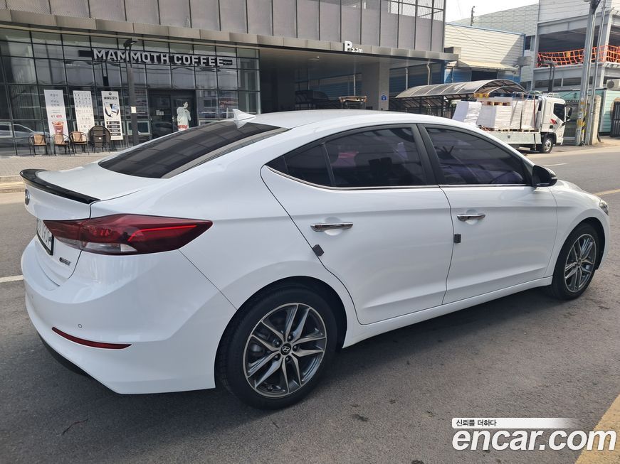 Hyundai AVANTE 2016