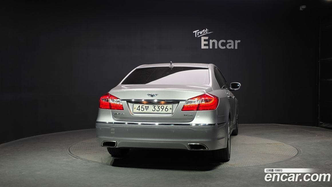 Hyundai Genesis 2012