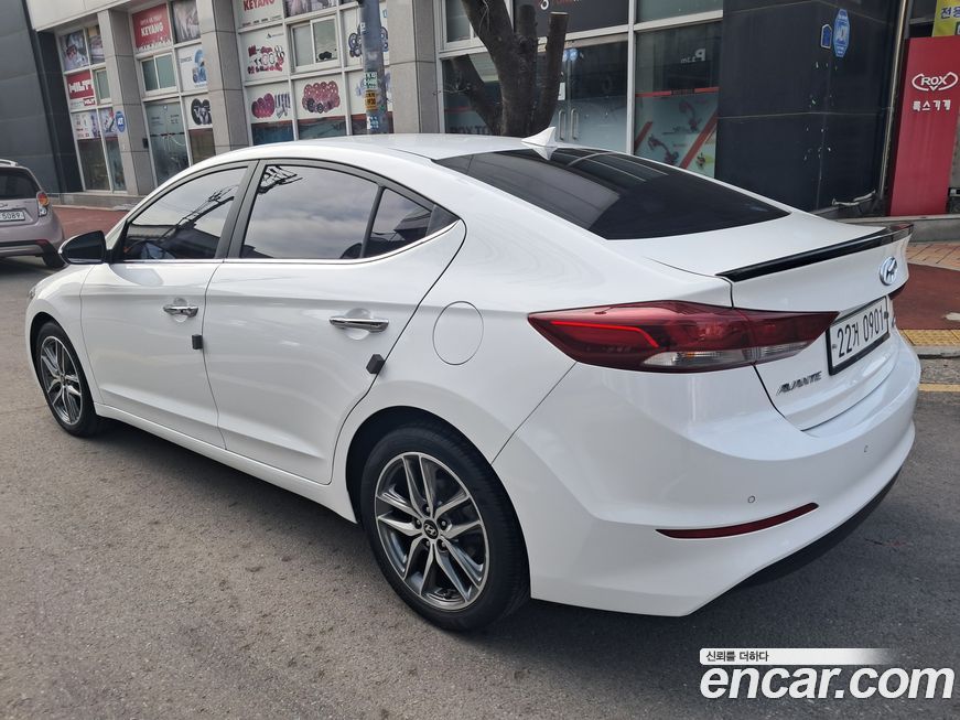 Hyundai AVANTE 2016