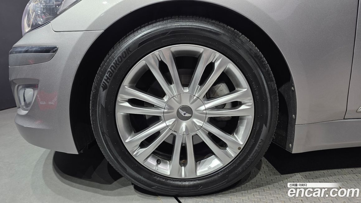 Hyundai Genesis 2012