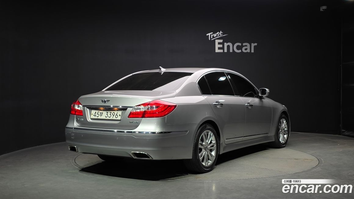 Hyundai Genesis 2012