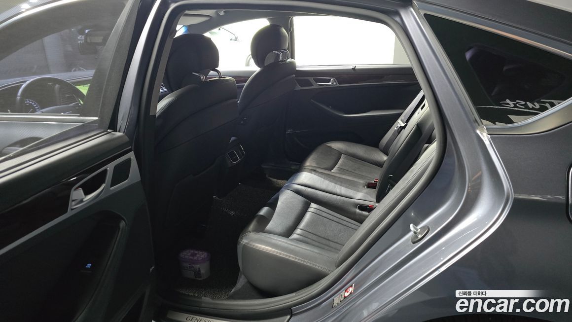 Hyundai Genesis 2016