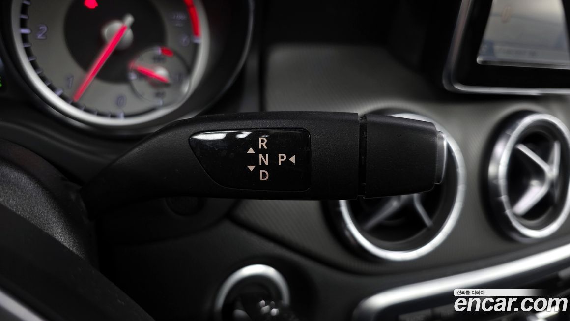 Mercedes-Benz CLA-Class 2015