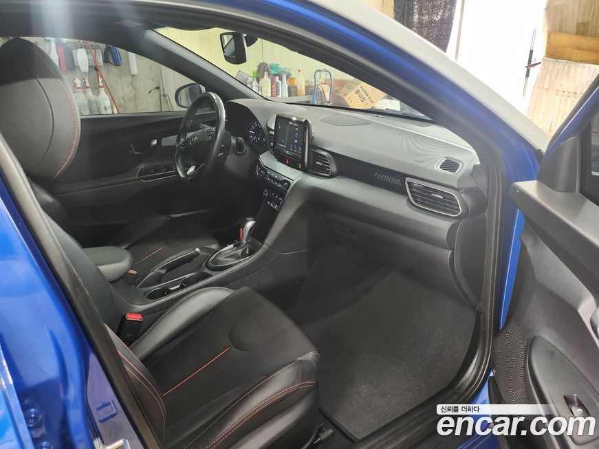 Hyundai Veloster 2019