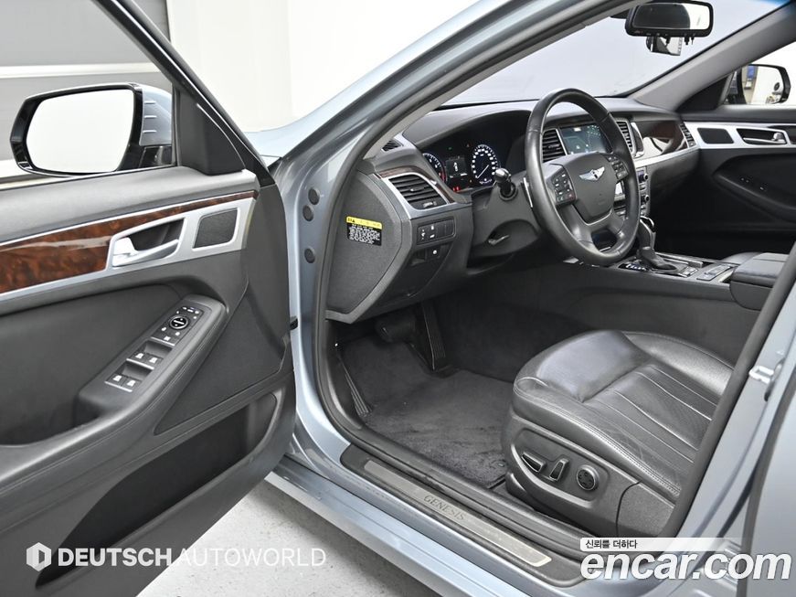 Hyundai Genesis 2016