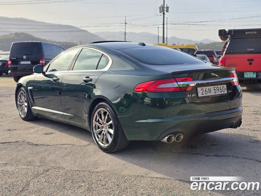 Jaguar XF 2012