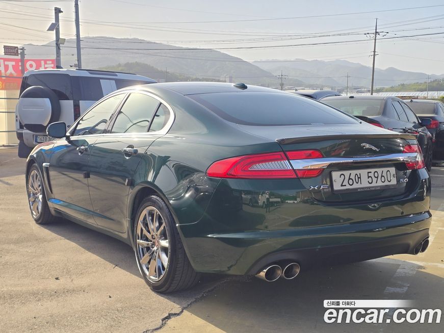 Jaguar XF 2012