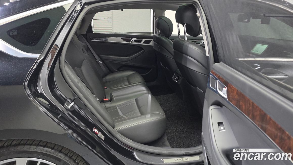 Hyundai Genesis 2016