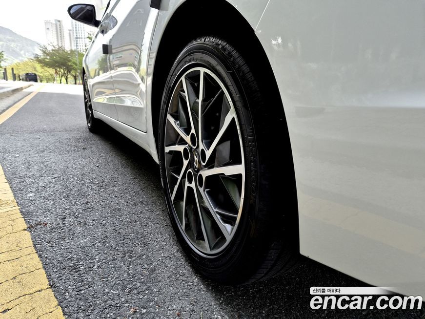 Hyundai AVANTE 2020
