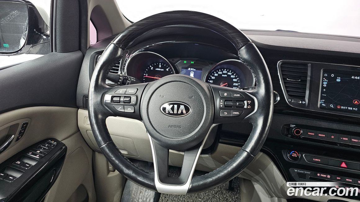 Kia Canival 2019