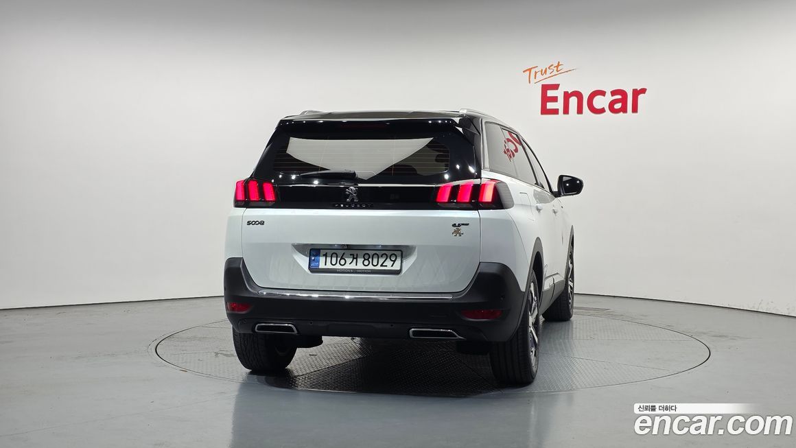 Peugeot 5008 2021