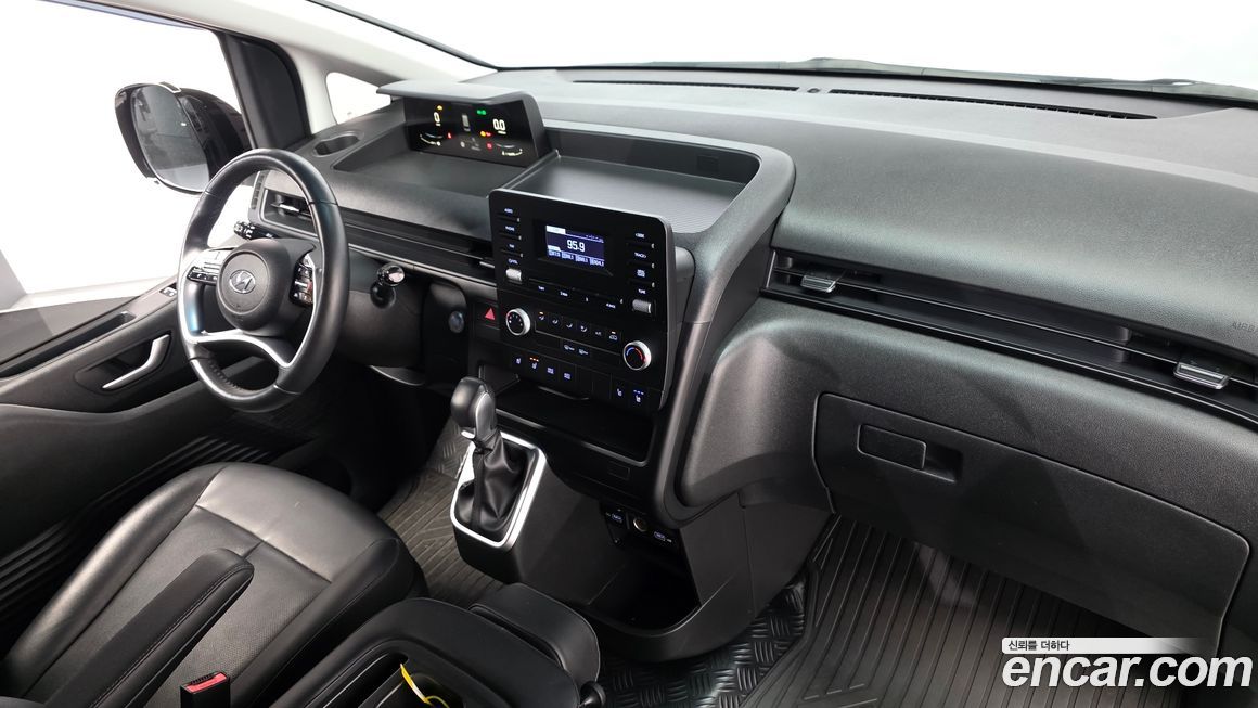 Hyundai Staria 2024