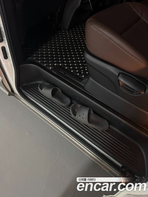 Hyundai Starex 2021
