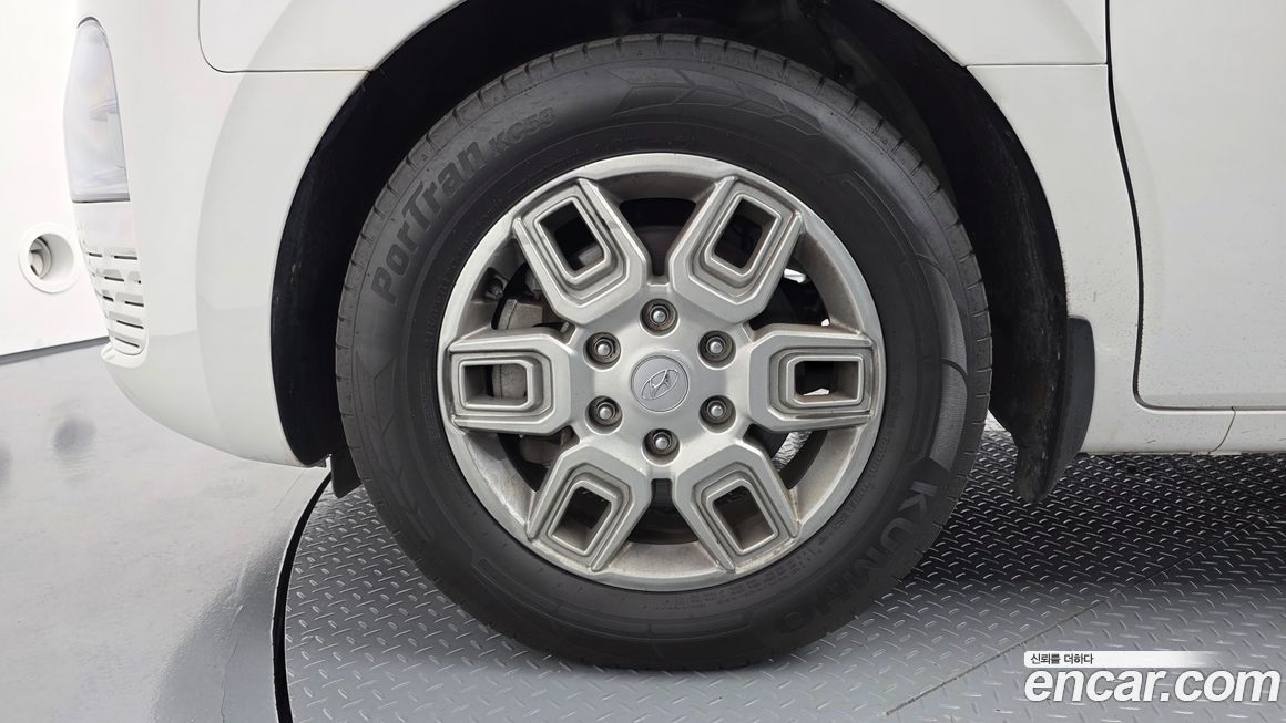 Hyundai Staria 2024