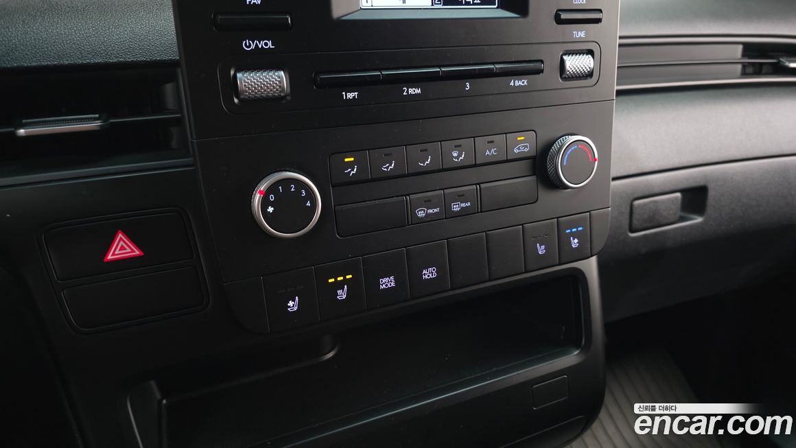 Hyundai Staria 2024