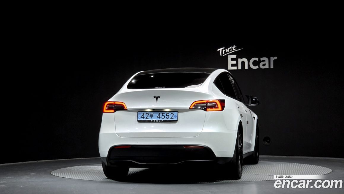 Tesla Model Y 2021